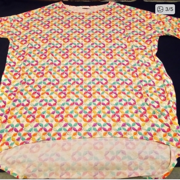 Lula Roe High Low Top - Picture 7 of 8